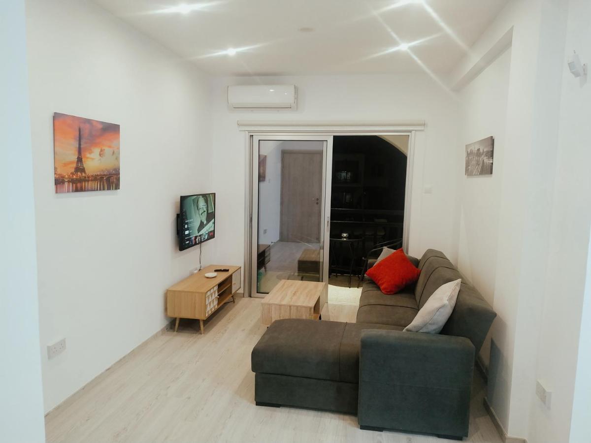 Charming Holiday Retreat Kato Paphos Apt 400M To The Beach Ngoại thất bức ảnh