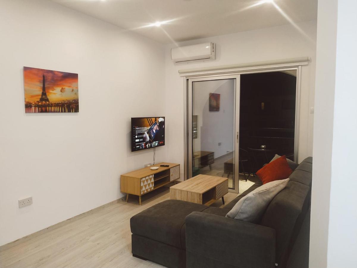 Charming Holiday Retreat Kato Paphos Apt 400M To The Beach Ngoại thất bức ảnh