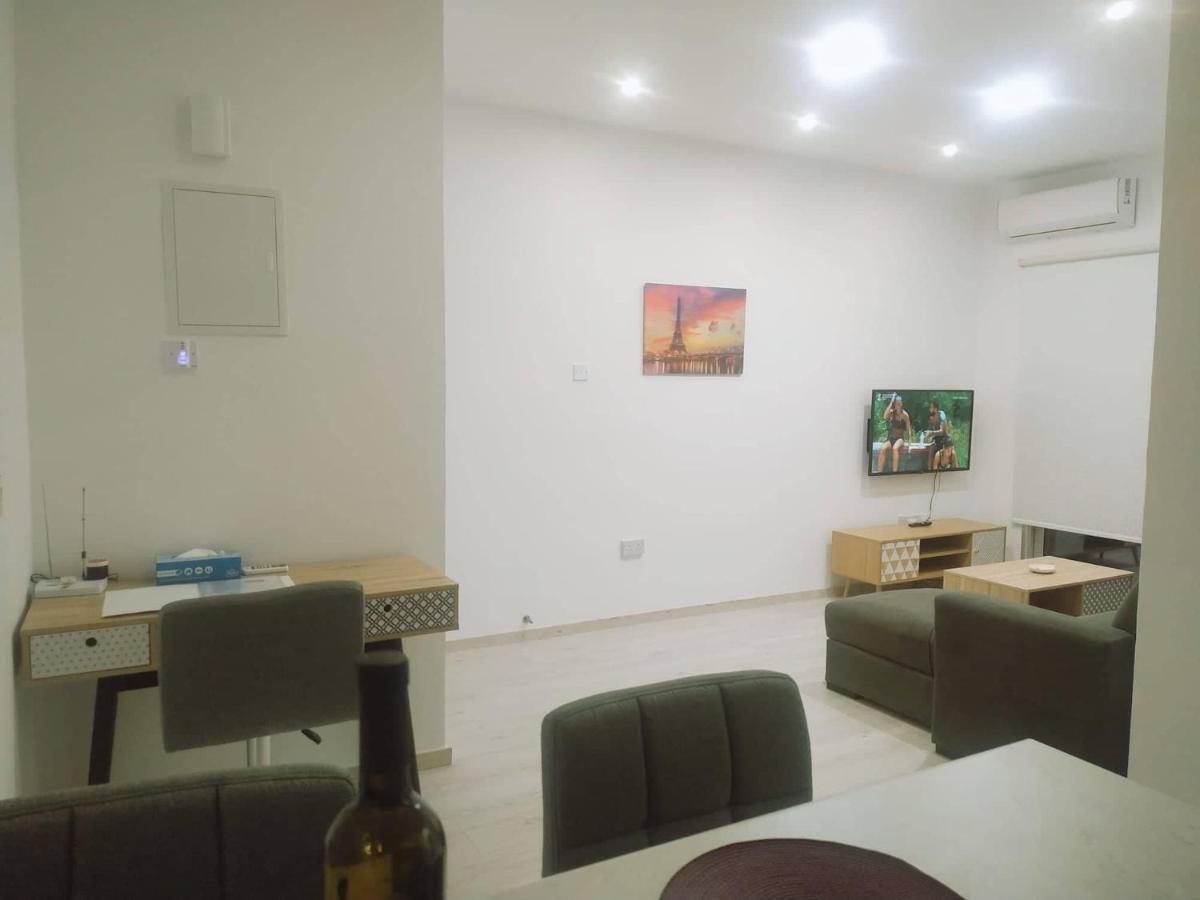 Charming Holiday Retreat Kato Paphos Apt 400M To The Beach Ngoại thất bức ảnh